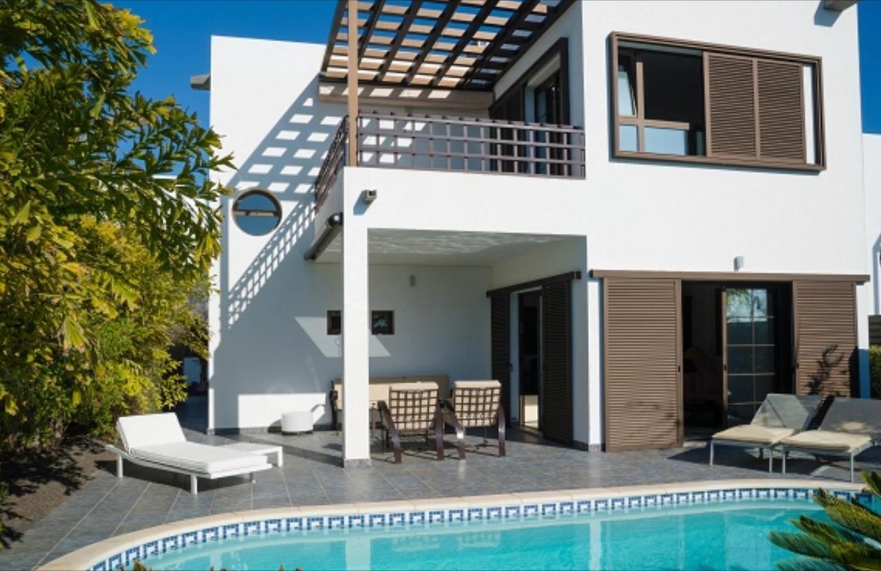 Sea Views Modern Villa For Relaxing Holidays Costa Teguise Bagian luar foto